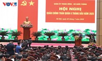 Pham Minh Chinh appelle à renforcer la défense nationale et l’intégration internationale