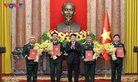 Chủ tịch nước Lương Cường trao quyết định thăng quân hàm, cấp bậc hàm cho sĩ quan Quân đội và Công an