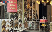 Calle Nguyen Thai Hoc: Paraíso de los marcos para cuadros a medida en Hanói  