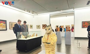 造型芸術における馬：民俗から現代まで