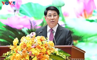 Melaksanakan Secara Konkret Solusi-Solusi Pembangunan Pertahanan Seluruh Rakyat yang Kokoh dan Modern