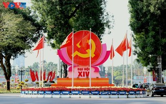Ibu Kota Hanoi Dipenuhi dengan Bendera dan Bunga Menjelang Kongres Nasional ke-14 PKV