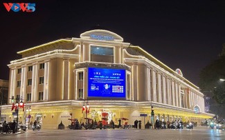 Una Navidad iluminada en Hanói