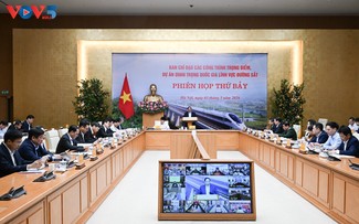 PM Pham Minh Chinh Meminta Mempercepat Laju berbagai Proyek dan Bangunan Nasional Penting di Sektor Perkereta-Apian