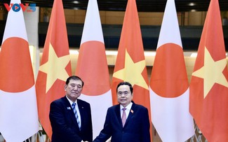 Parlamentspräsident Tran Thanh Man trifft Japans Premierminister