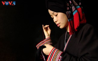 남색, 혼을 짜 넣은 자오족의 옷