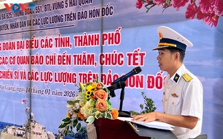 Naval Region 5 Command pays Lunar New Year visit to 6 southwestern islands