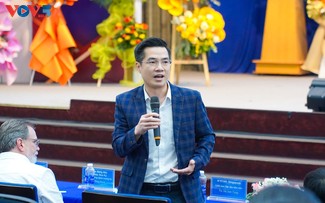 国外在住ベトナム人知識人、第14回党大会に期待