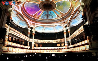 115 Tahun Gedung Teater Besar Hanoi - Bercerita dengan Cahaya dan Teknologi