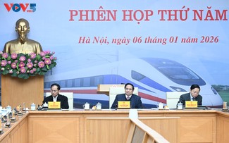 PM Pham Minh Chinh Minta Fokuskan Kepemimpinan, Kekuatan, Sumber Daya  pada Proyek-Proyek Kereta Api