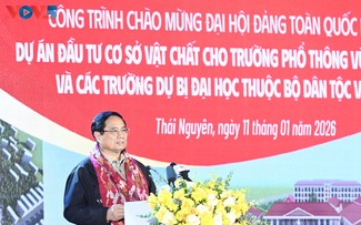 PM Pham Minh Chinh Hadiri Upacara Peletakan Batu Pertama Tiga Proyek Investasi pada Fasilitas untuk Sekolah Spesialis