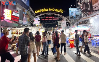 ផ្សាររាត្រី Phu Quoc កំពុងទាក់ទាញចិត្តភ្ញៀវទេសចរទាំងក្នុងនិងក្រៅខេត្តអានយ៉ាង