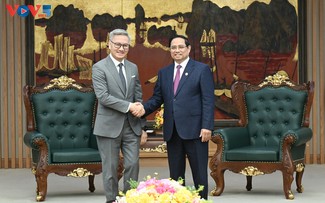 Vietnam gives top priority to special relationship with Laos