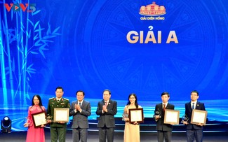 64 journalistic works honored with Dien Hong Award 