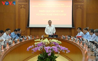Party leader urges strategic technology development 