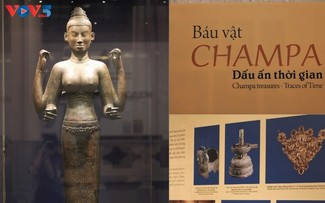 Lần đầu tiên trưng bày nhiều báu vật Champa  