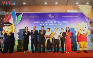 Việt Nam đón vị khách du lịch quốc tế thứ 20 triệu