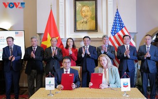 Việt Nam và Mỹ ký kết các văn kiện hợp tác về năng lượng