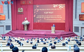 Tổng Bí thư Tô Lâm gặp mặt cán bộ công an cấp cao qua các thời kỳ