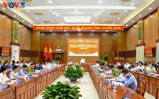 Chủ tịch Quốc hội làm việc với Ủy ban Bầu cử tỉnh Đồng Tháp