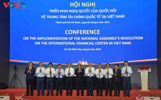 Pham Minh Chinh: le centre financier international devra créer un espace pour les piliers de la finance du futur