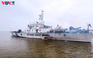 Tàu Cảnh sát biển 4036 ra khơi giữ biển ngày Xuân