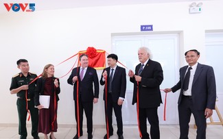 Hoa Kỳ bàn giao thiết bị cho Việt Nam nhằm phục vụ giám định hài cốt chưa định danh trong chiến tranh