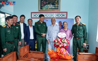 Vietnam entrega viviendas a damnificados ante el XIV Congreso del Partido