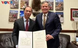 Un sénateur américain plaide pour un renforcement de la coopération avec le Vietnam