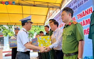 Des trains chargés de printemps vers les îles