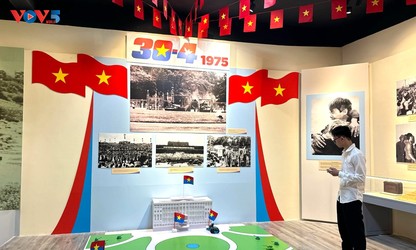 Exhibition revitalizes historical moments of 1975 Spring