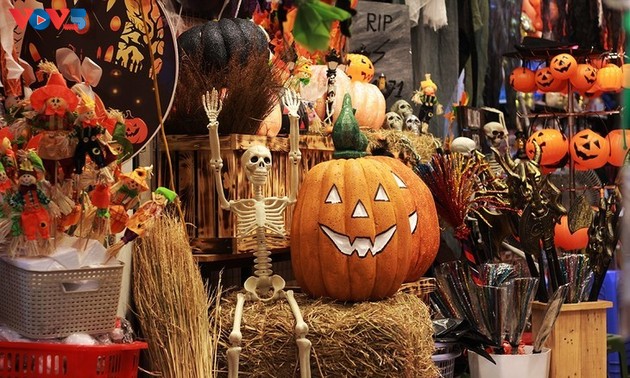 El ambiente de Halloween llega temprano a Hanói