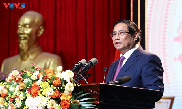 Le Premier ministre met l’accent sur la stabilité économique et les réformes de l’administration locale