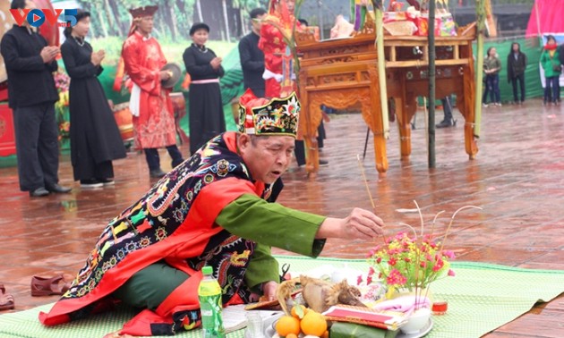 Erntedankfest der Tay und Nung in Thai Nguyen