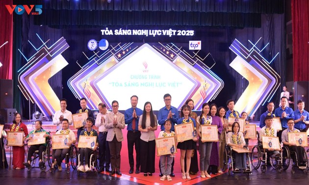 Ehrung von 25 vorbildlichen Jugendlichen mit Behinderungen