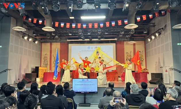 Les jeunes et étudiants vietnamiens de France unis autour du développement du pays