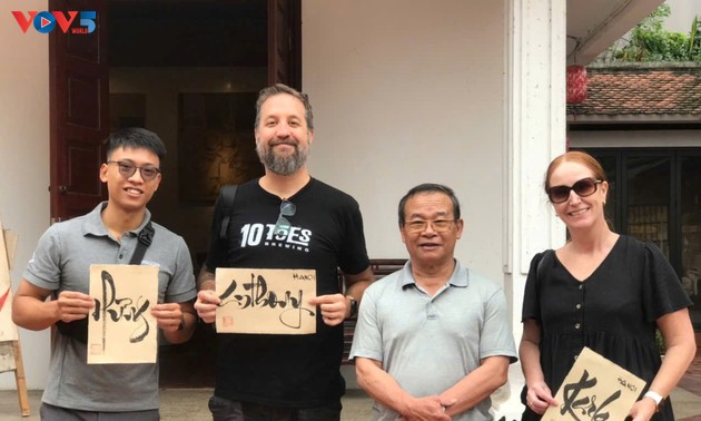 Menghidupkan Kembali Kerajinan Membuat Kertas Do Yen Thai