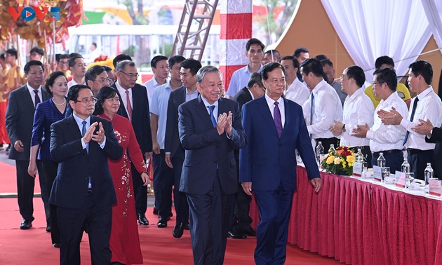 Pencangkulan Pertama dan Peresmian 250 Proyek dan Bangunan Mengubah Infrastruktur Nasional