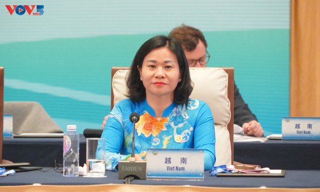 Vietnam nimmt am Globalen Führungstreffen zu Frauenthemen in Peking teil