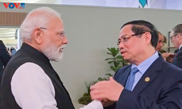 Premierminister Pham Minh Chinh trifft Leiter der Länder und internationale Organisationen