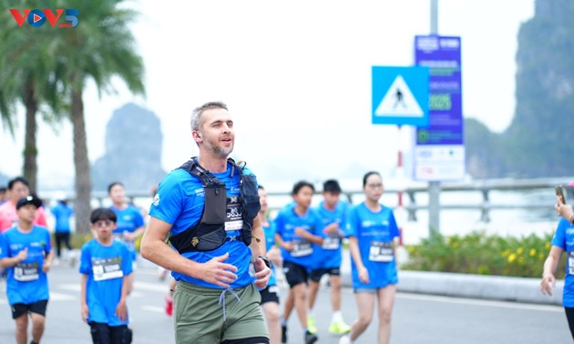 Mehr als 3.000 internationale Athleten nehmen am Marathon-Turnier in Ha Long teil