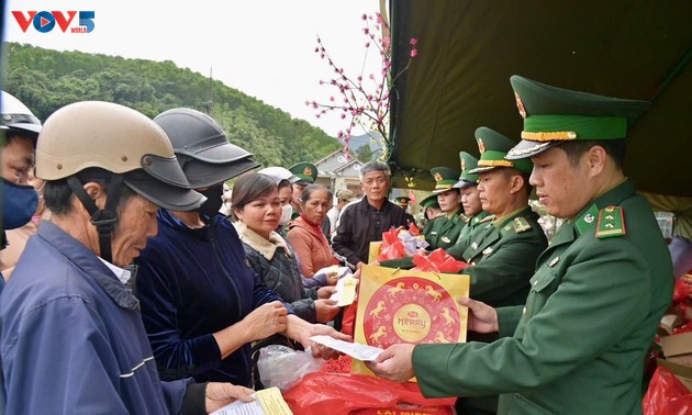 把新春温暖送到真梅-陵姑海域民众身边