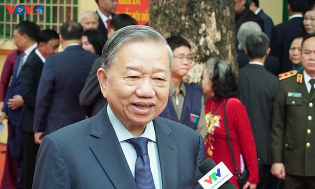 苏林：国家重大节日直接体现人民的自由权和当家作主权