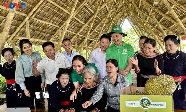 Dak Lak ethnic minority villages go digital