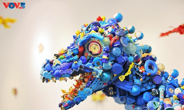 「プラスチック時代」展　環境保護への深いメッセージを届ける