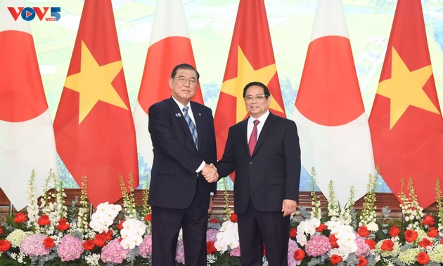 石破首相のベトナム公式訪問、チン首相が歓迎式典を主催