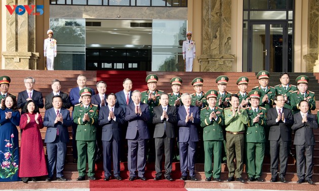 トー・ラム書記長、第9軍区設立80周年記念式典に出席