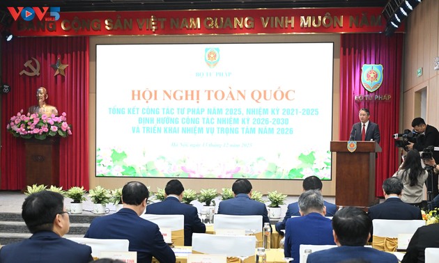 チン首相「制度・法整備は発展のための資源・原動力・目標」