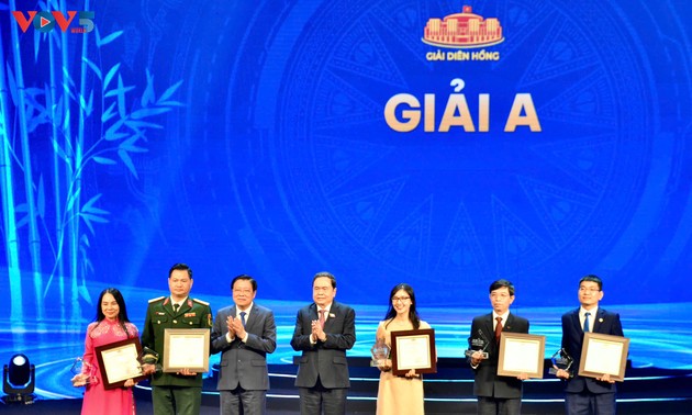 第4回ジエンホン賞、優秀な報道作品64点を表彰