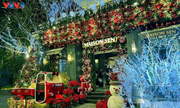 きらめくハノイのクリスマス